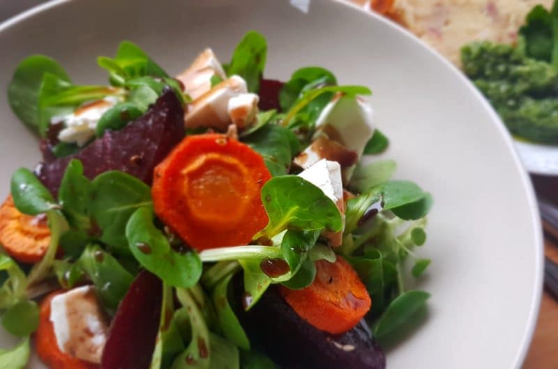 Winterlicher Salat mit Ziegenkäse