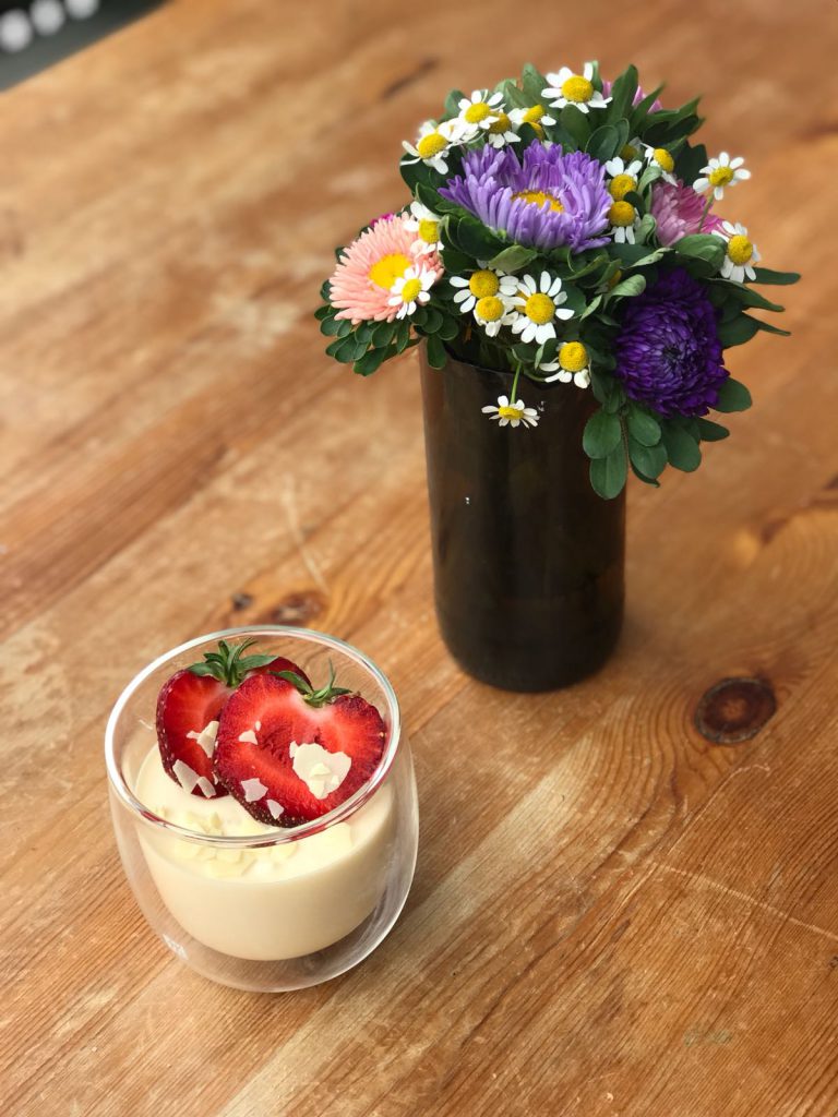 Weiße Mousse au Chocolat