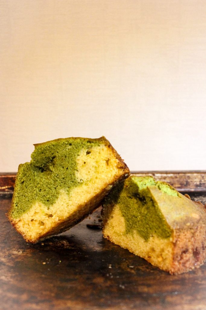 Marmorkuchen mit Gerstengras