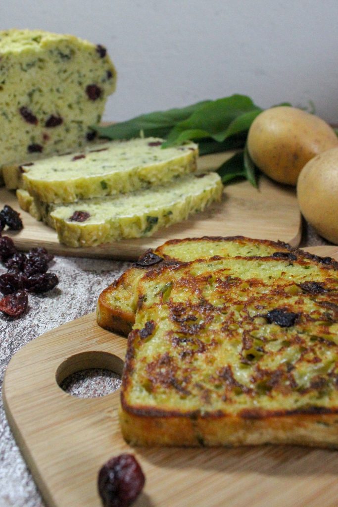 Westfälischer Kastenpickert mit Bärlauch und Cranberries